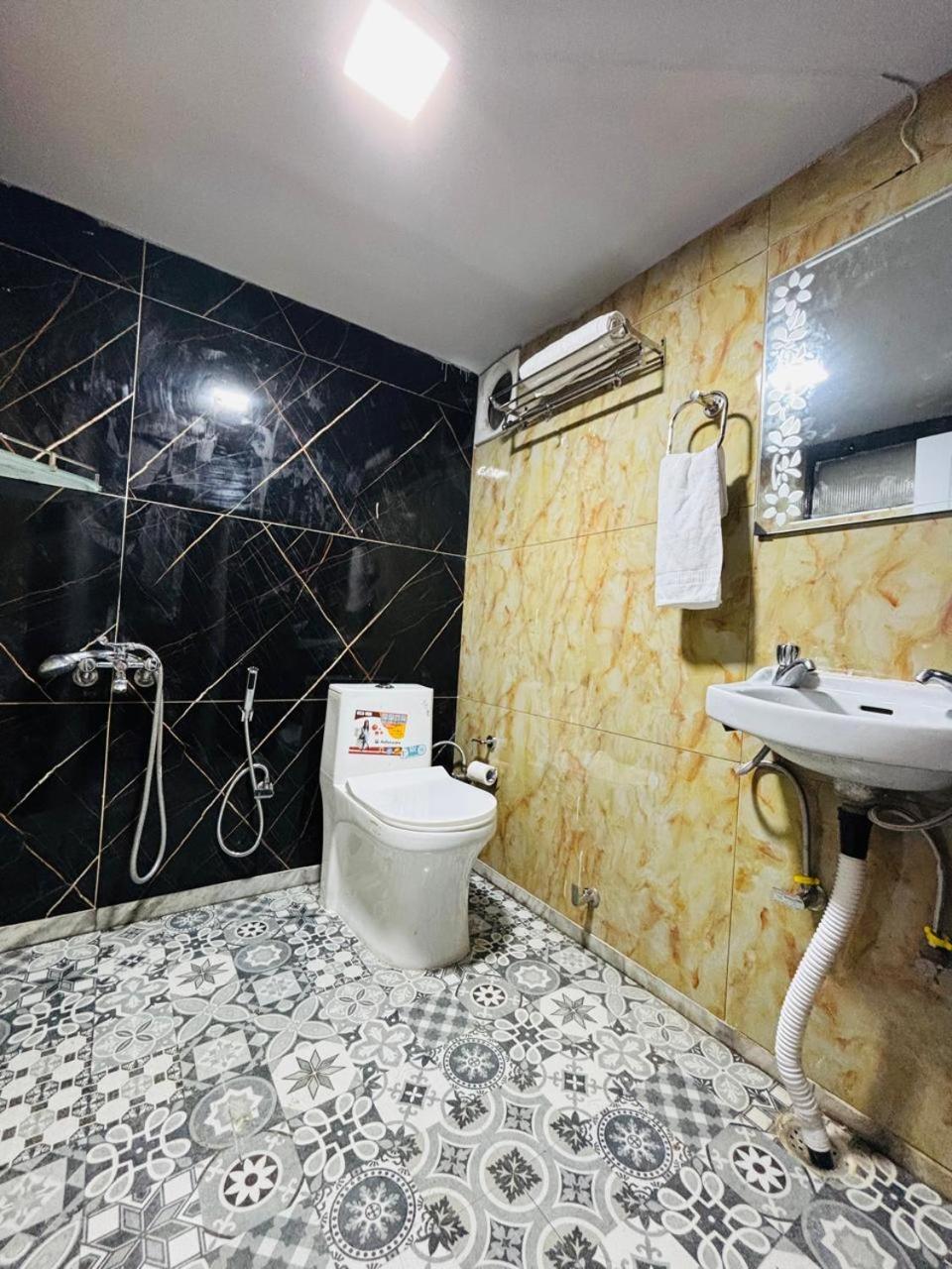 Hotel Amar Mussoorie Ngoại thất bức ảnh